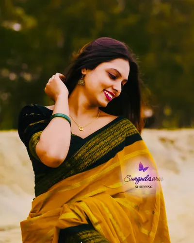 Mustard with black border sungudi