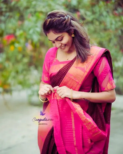 Dark brown mayuri zarikattam