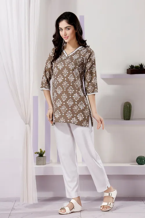 Fashionable Grey Short Kurti with V-Neck and Lace Features