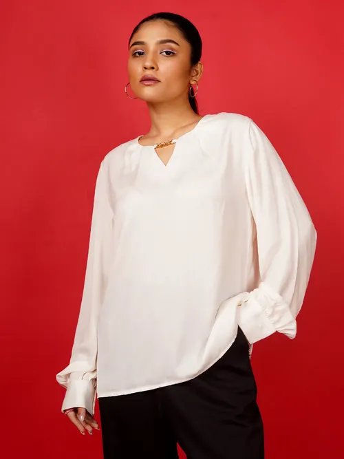 Soft Power – Chain Detail Blouse