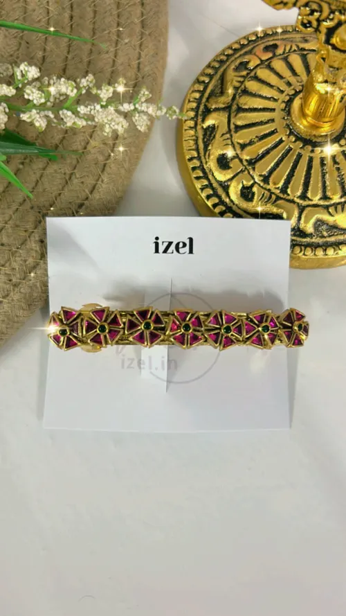 Floral pearl - center clip