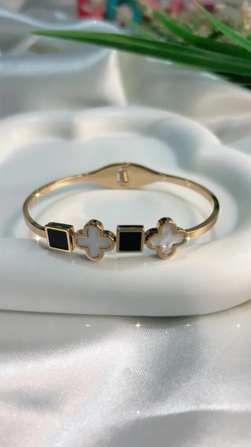 Square n clover (rosegold)