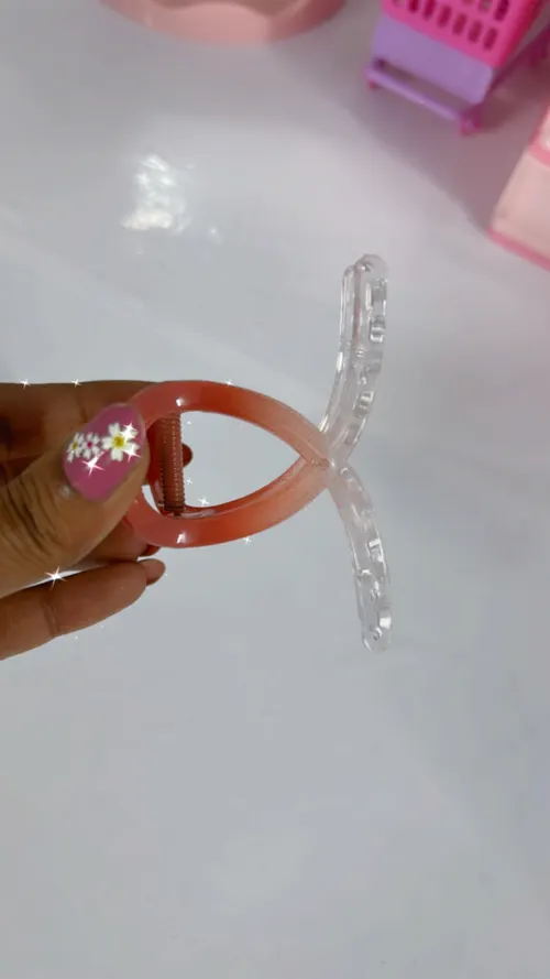 BOW SHAPED CLAW