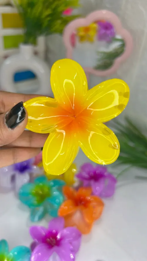 Floral claw