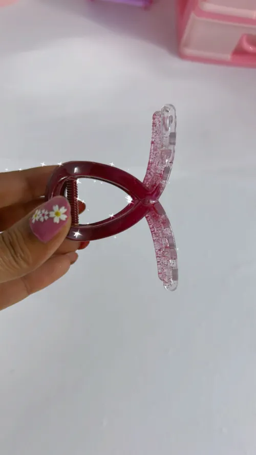 BOW SHAPED CLAW