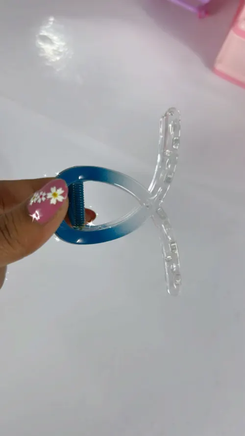BOW SHAPED CLAW