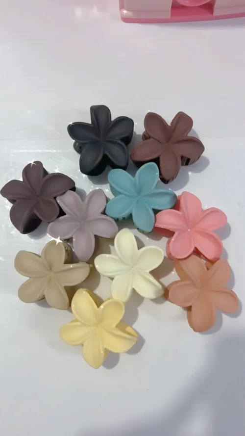 FLORAL CLAWS