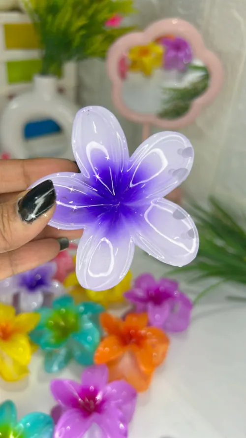 Floral claw