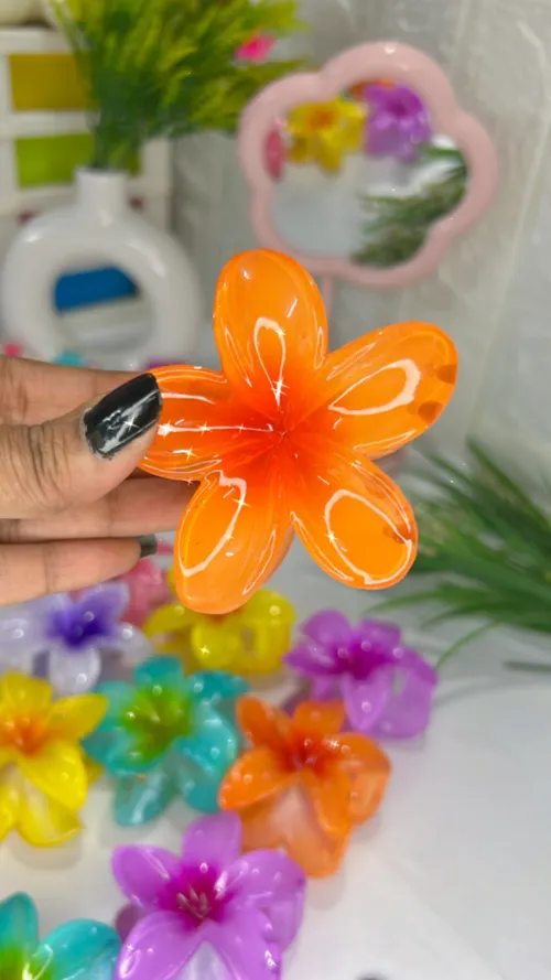 Floral claw