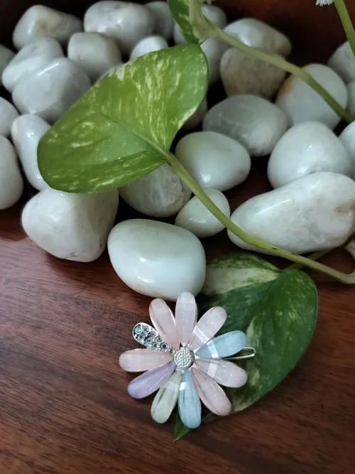 Korean Stone Clip 1