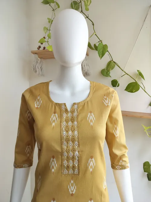 Kurti 136