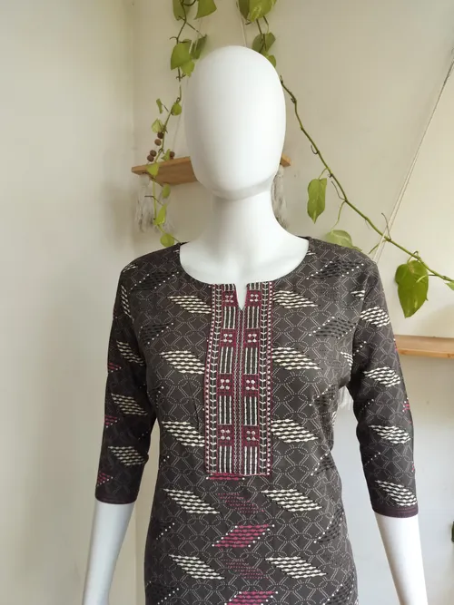 Kurti 143