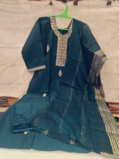 PEACOCK GREEN NECK DESIGN KURTI SET KS047