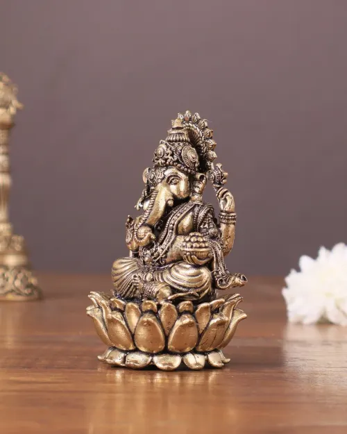 Siddhi Vinayak Idol in Superfine Pure Brass