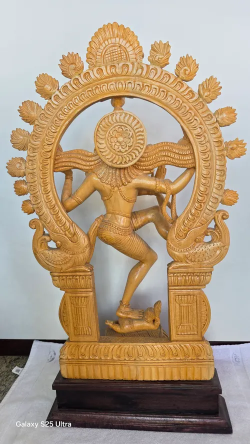 30" Nataraja (Dancing Lord Shiva) with Kirtimukha Prabhavali |Kumbil Wood Carving 