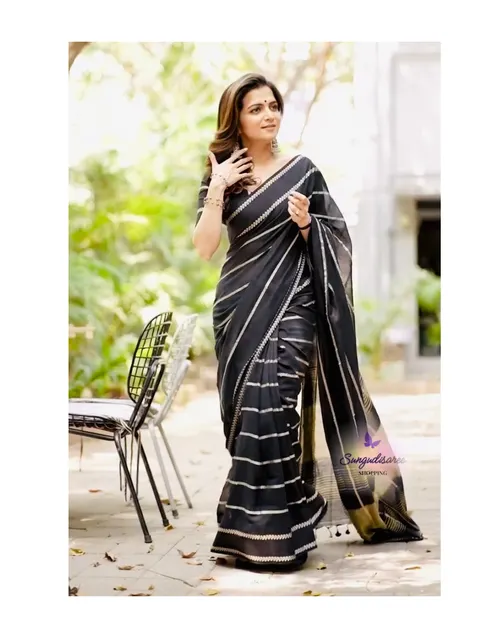 DD inspired silver zari velthari sungudi