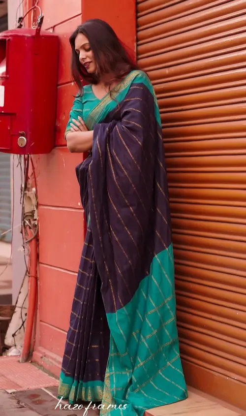 Navy blue Color velthari saree	