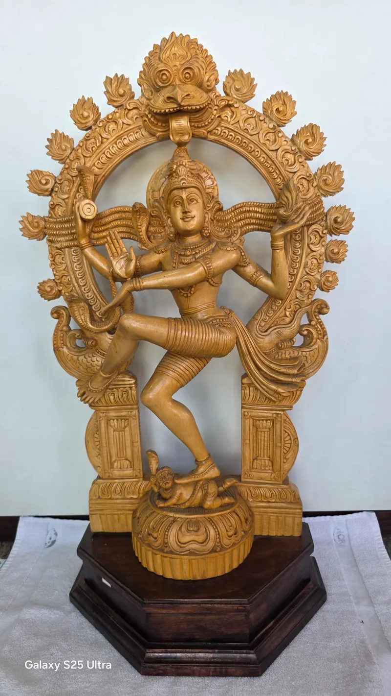 30" Nataraja (Dancing Lord Shiva) with Kirtimukha Prabhavali |Kumbil Wood Carving 
